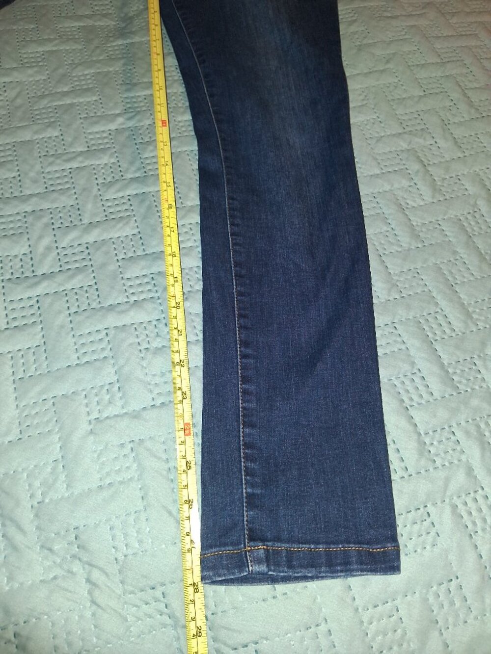 Like New! Jones New York Skinny Jeans-size 8 - Picture 4 of 5